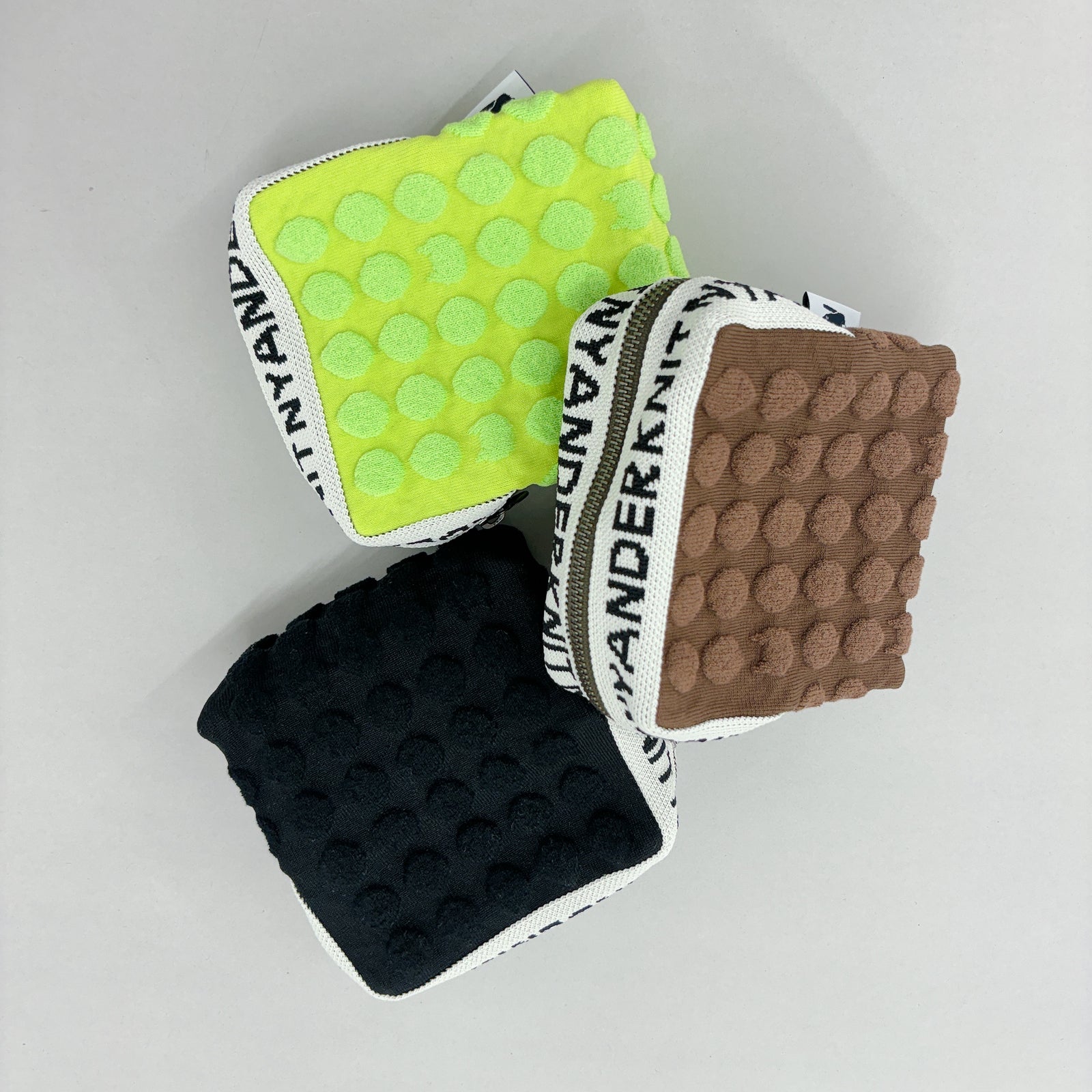 フラットポーチ♡ニットのにゃんこ NYG005【NYANDER KNIT/ニャンダーニット】Hidden cat pouch