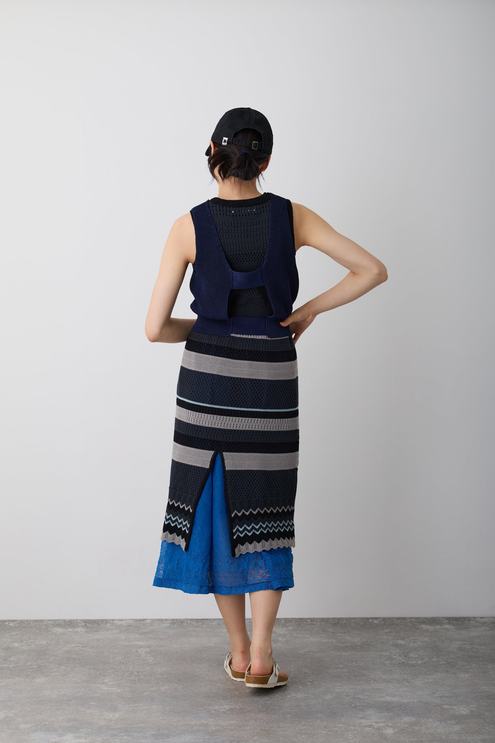 ベスト BIーCOLOR DEEP V NECK VEST